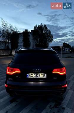 Внедорожник / Кроссовер Audi Q7 2012 в 