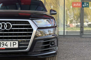 Внедорожник / Кроссовер Audi Q7 2018 в 