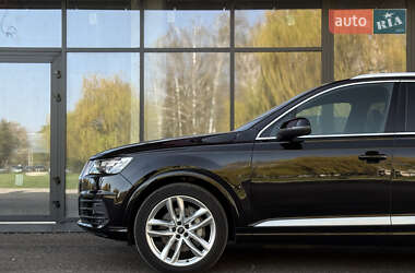 Внедорожник / Кроссовер Audi Q7 2018 в 