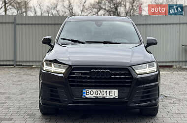 Внедорожник / Кроссовер Audi Q7 2015 в 