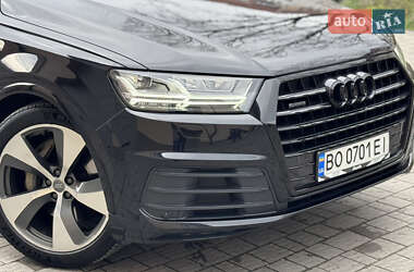Внедорожник / Кроссовер Audi Q7 2015 в 