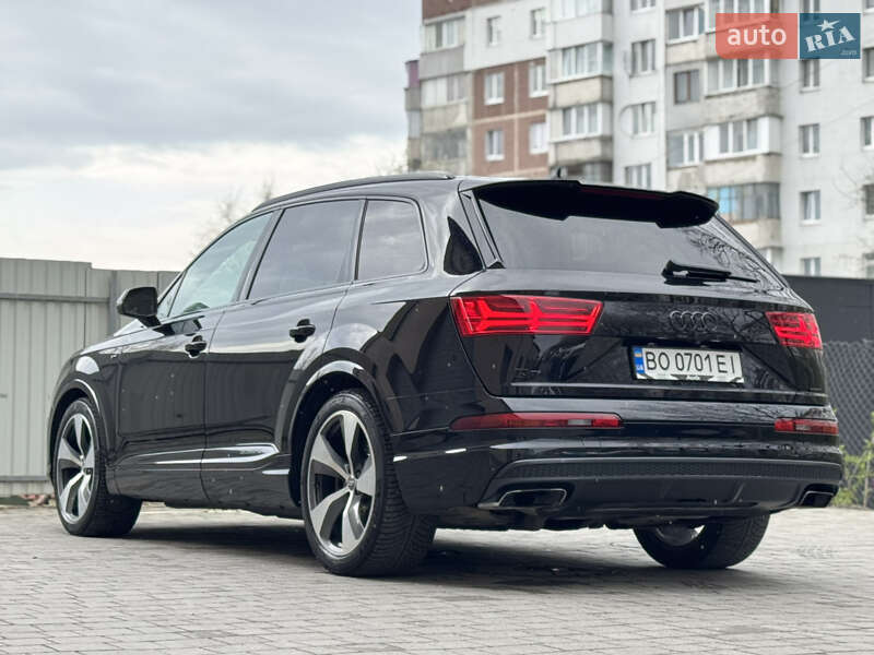 Внедорожник / Кроссовер Audi Q7 2015 в Тернополе