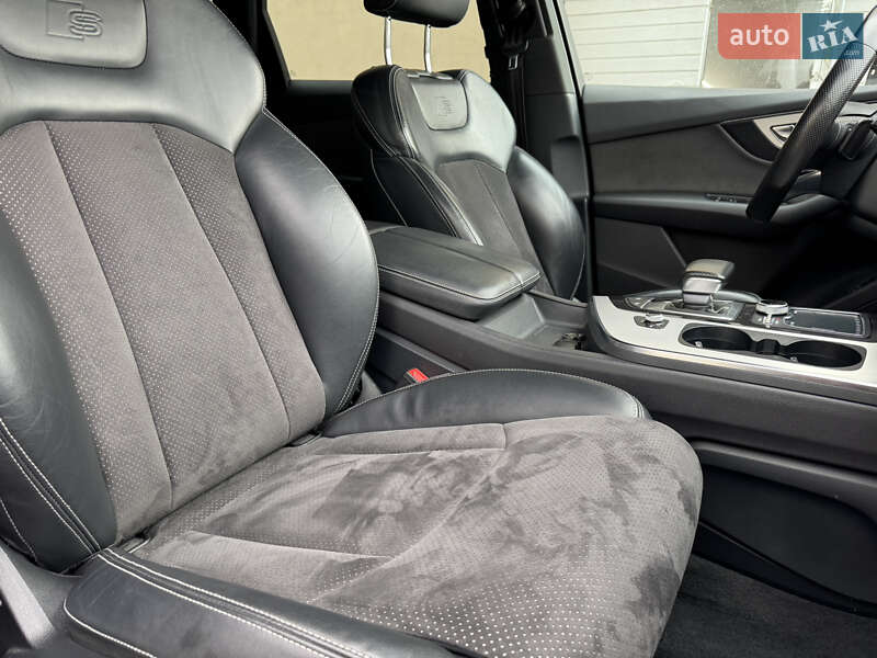 Внедорожник / Кроссовер Audi Q7 2015 в Тернополе