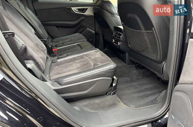 Внедорожник / Кроссовер Audi Q7 2015 в 