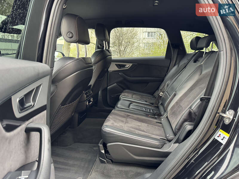 Внедорожник / Кроссовер Audi Q7 2015 в Тернополе
