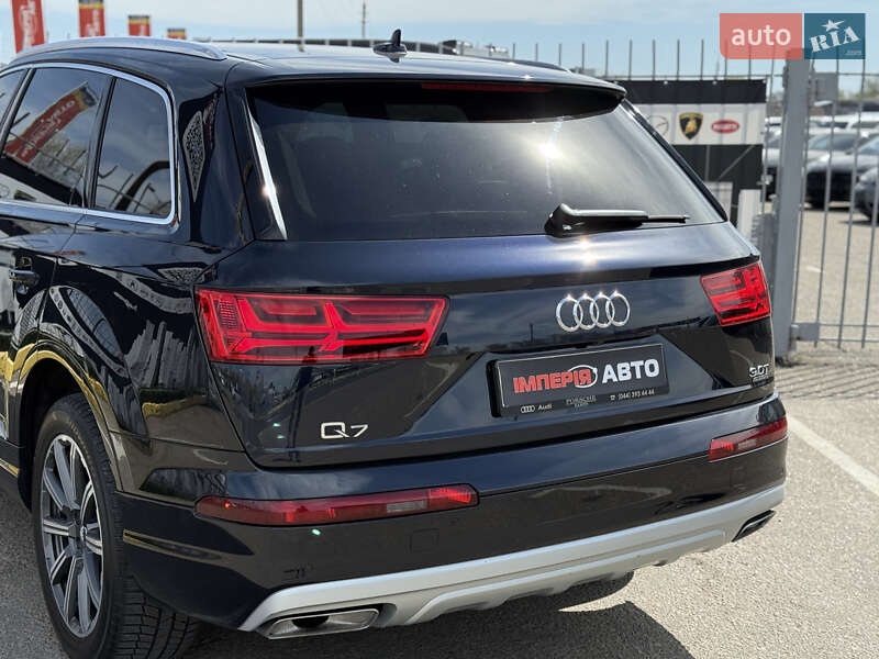 Внедорожник / Кроссовер Audi Q7 2016 в Киеве