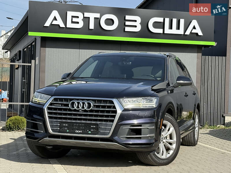 Внедорожник / Кроссовер Audi Q7 2016 в 