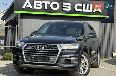 Внедорожник / Кроссовер Audi Q7 2016 в 