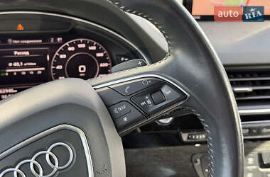Внедорожник / Кроссовер Audi Q7 2016 в 