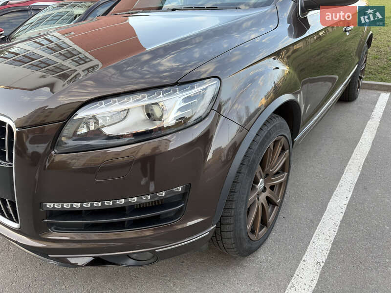 Позашляховик / Кросовер Audi Q7 2011 в Рівному
