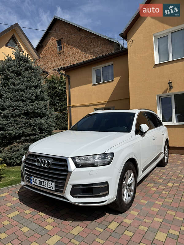 Внедорожник / Кроссовер Audi Q7 2017 в Ужгороде