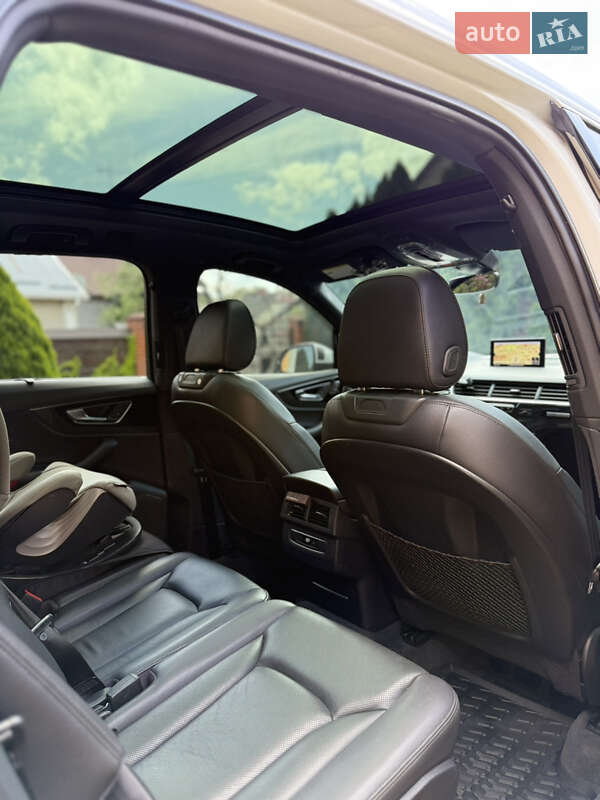 Внедорожник / Кроссовер Audi Q7 2017 в Ужгороде