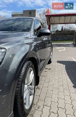 Внедорожник / Кроссовер Audi Q7 2017 в 