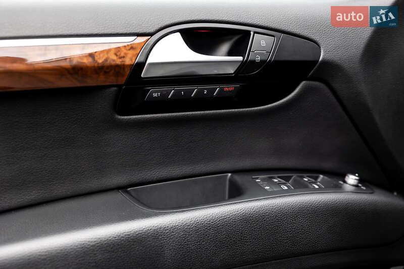 Внедорожник / Кроссовер Audi Q7 2013 в Киеве