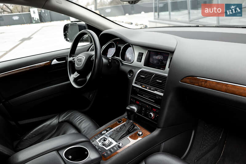 Внедорожник / Кроссовер Audi Q7 2013 в Киеве