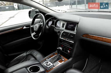 Внедорожник / Кроссовер Audi Q7 2013 в 
