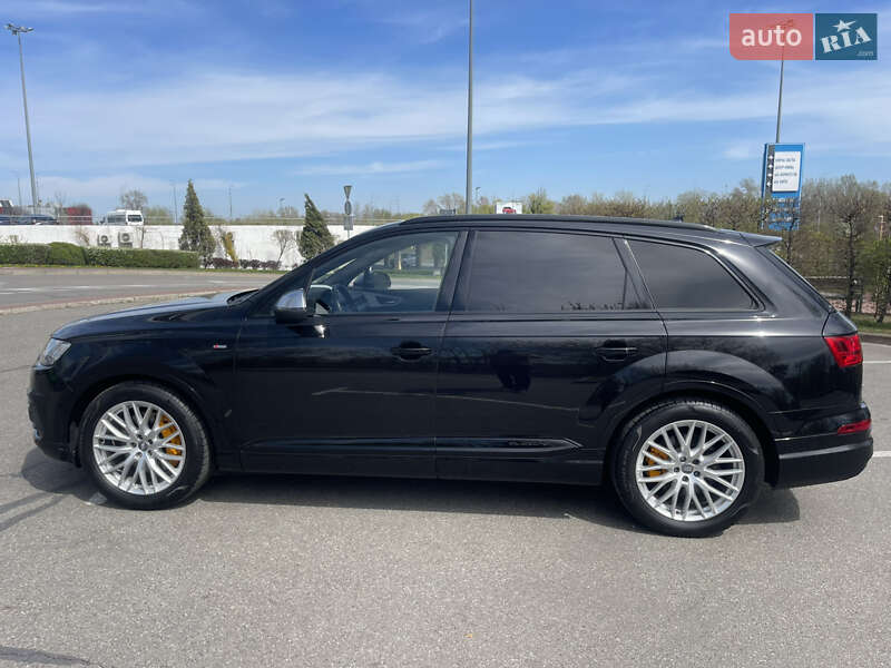 Внедорожник / Кроссовер Audi Q7 2015 в Киеве