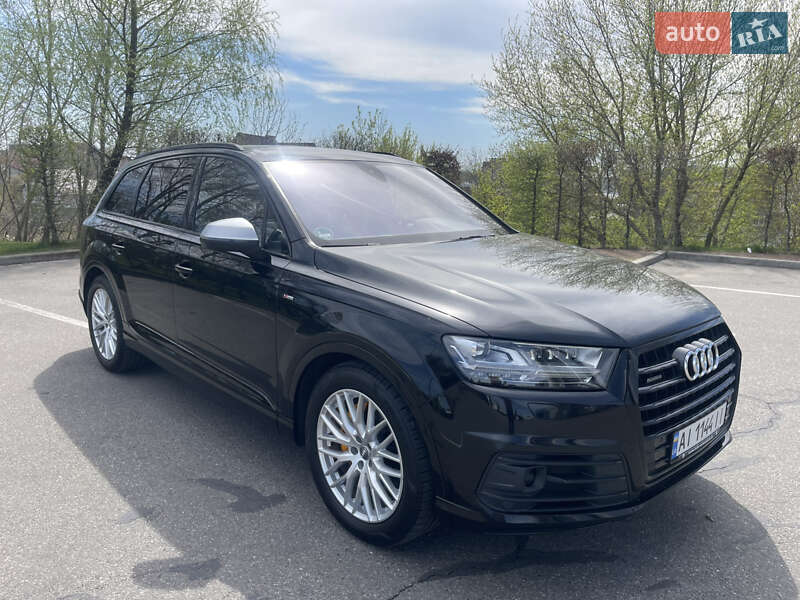 Внедорожник / Кроссовер Audi Q7 2015 в Киеве