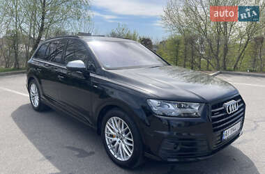 Позашляховик / Кросовер Audi Q7 2015 в 