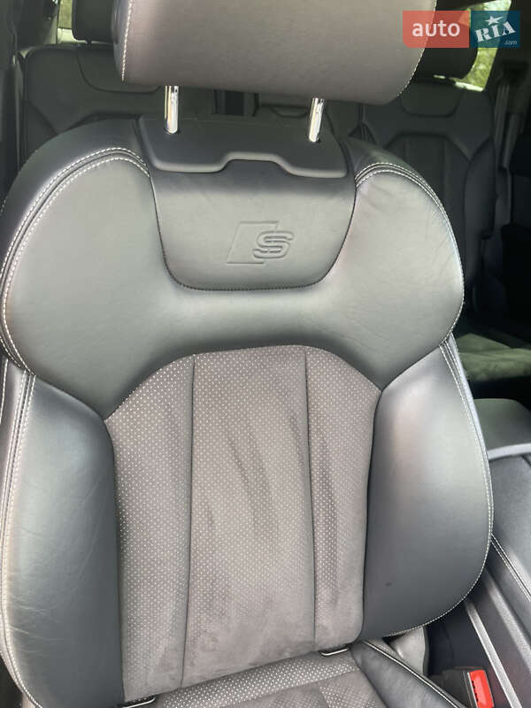 Внедорожник / Кроссовер Audi Q7 2015 в Киеве