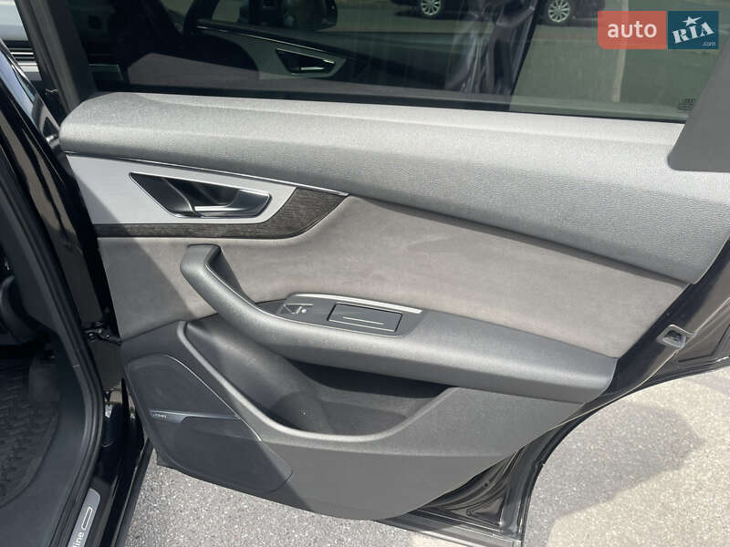 Внедорожник / Кроссовер Audi Q7 2015 в Киеве