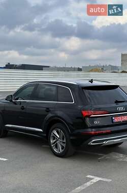 Внедорожник / Кроссовер Audi Q7 2020 в 