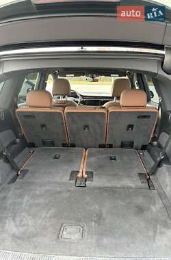 Внедорожник / Кроссовер Audi Q7 2020 в 