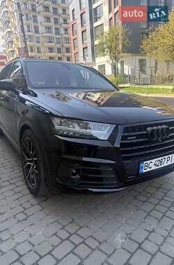 Внедорожник / Кроссовер Audi Q7 2017 в 