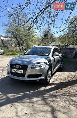 Внедорожник / Кроссовер Audi Q7 2007 в 