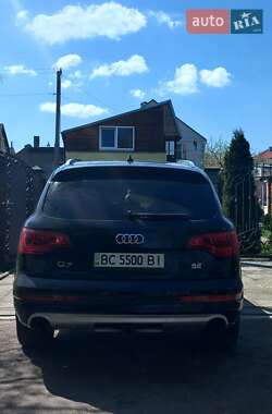 Внедорожник / Кроссовер Audi Q7 2012 в 