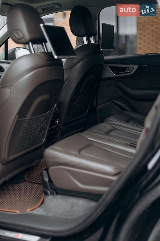 Внедорожник / Кроссовер Audi Q7 2016 в Луцке