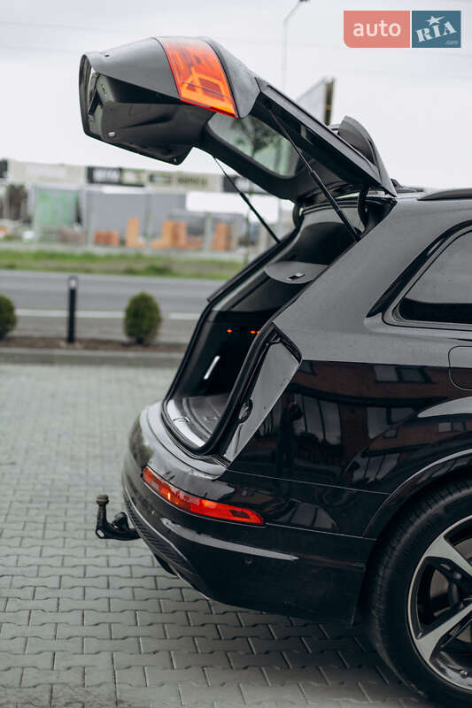 Внедорожник / Кроссовер Audi Q7 2016 в Луцке