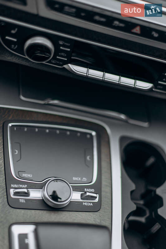 Внедорожник / Кроссовер Audi Q7 2016 в Луцке