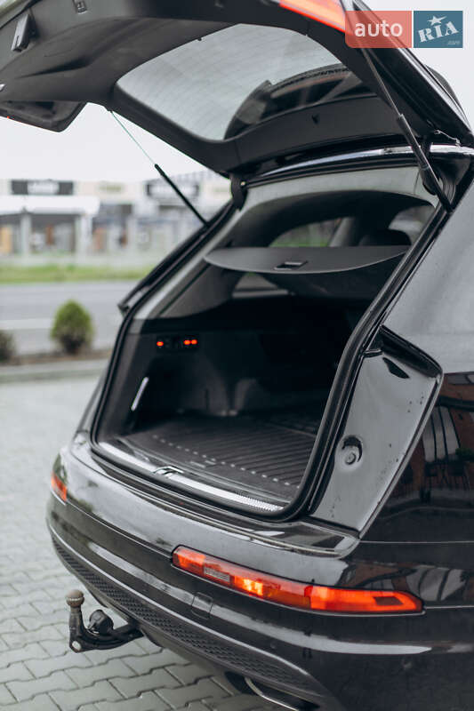 Внедорожник / Кроссовер Audi Q7 2016 в Луцке