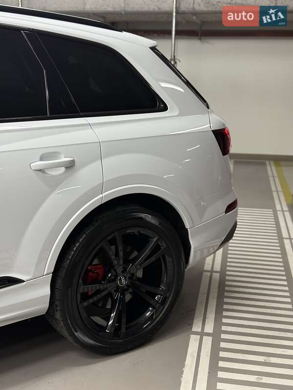 Позашляховик / Кросовер Audi Q7 2022 в Києві