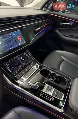 Внедорожник / Кроссовер Audi Q7 2022 в 