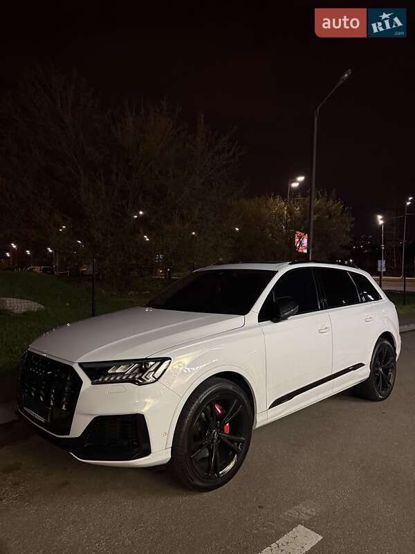 Позашляховик / Кросовер Audi Q7 2022 в Києві