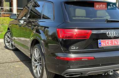 Внедорожник / Кроссовер Audi Q7 2018 в 