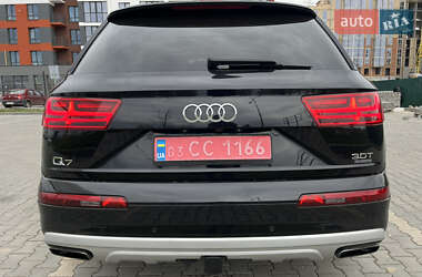Внедорожник / Кроссовер Audi Q7 2017 в 