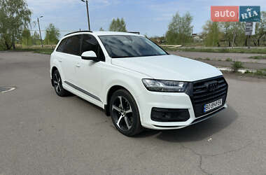 Внедорожник / Кроссовер Audi Q7 2016 в 