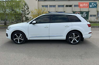 Внедорожник / Кроссовер Audi Q7 2016 в 