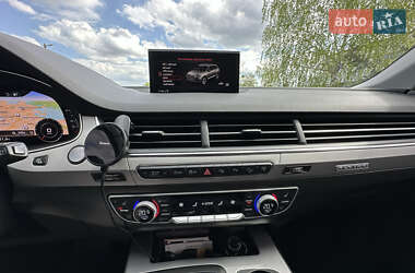 Внедорожник / Кроссовер Audi Q7 2016 в 