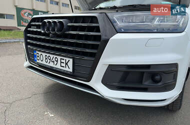 Внедорожник / Кроссовер Audi Q7 2016 в 