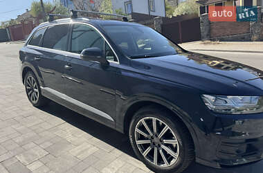 Позашляховик / Кросовер Audi Q7 2017 в 