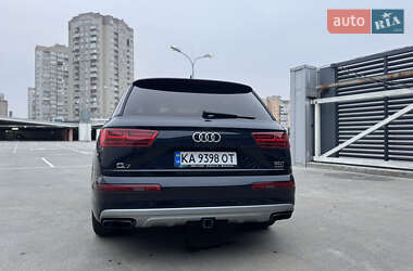Внедорожник / Кроссовер Audi Q7 2017 в 