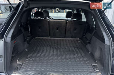 Внедорожник / Кроссовер Audi Q7 2017 в 