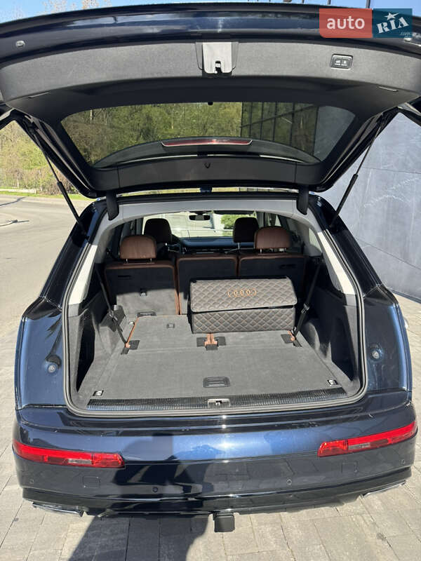 Внедорожник / Кроссовер Audi Q7 2017 в Киеве