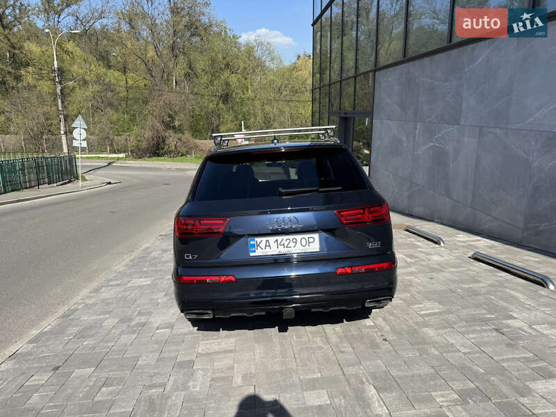 Внедорожник / Кроссовер Audi Q7 2017 в Киеве