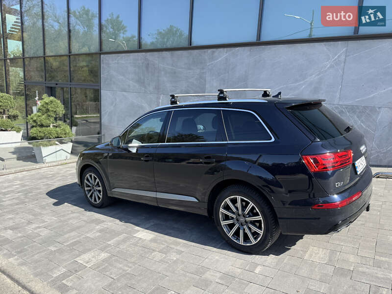 Внедорожник / Кроссовер Audi Q7 2017 в Киеве