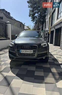 Позашляховик / Кросовер Audi Q7 2015 в 